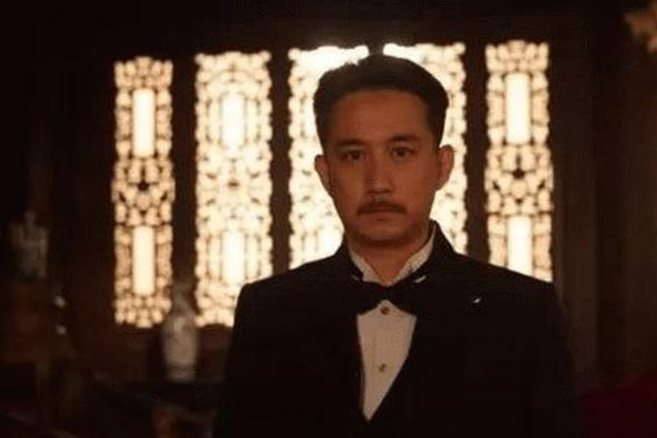 为日本战犯冈村宁次，作无罪辩护的中国律师江一平，晚年遭到报应