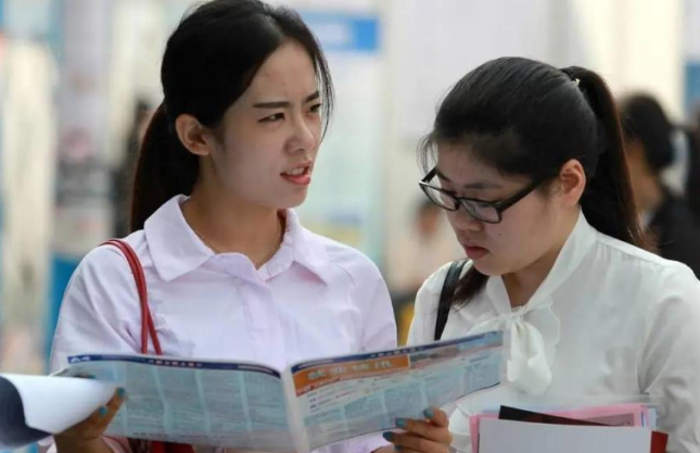 教育部直属大学排名又重新洗牌，复旦大学排第七，榜首不是清华