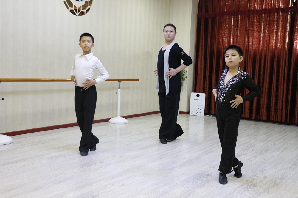 孩子应该在什么年龄学习拉丁舞，艾莎同学有话说