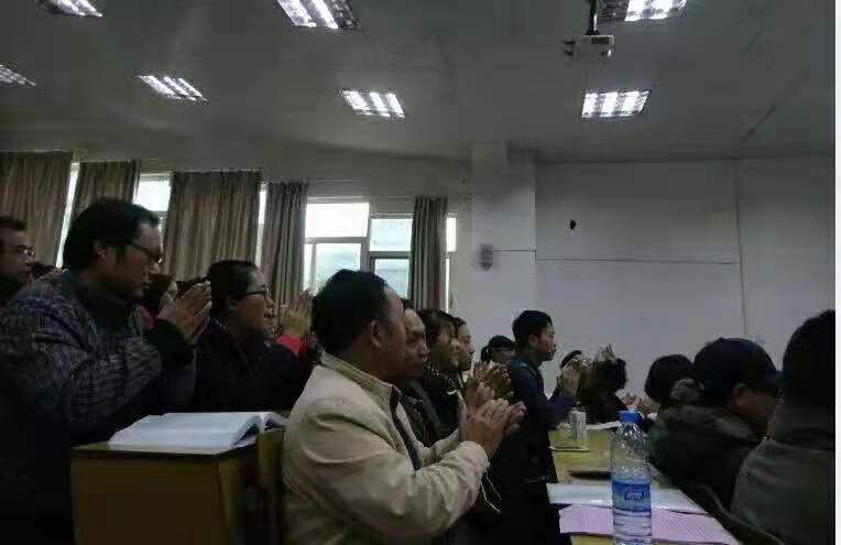 有感于当今诗坛，左清用当今语言写了首唐诗一样的现代诗。