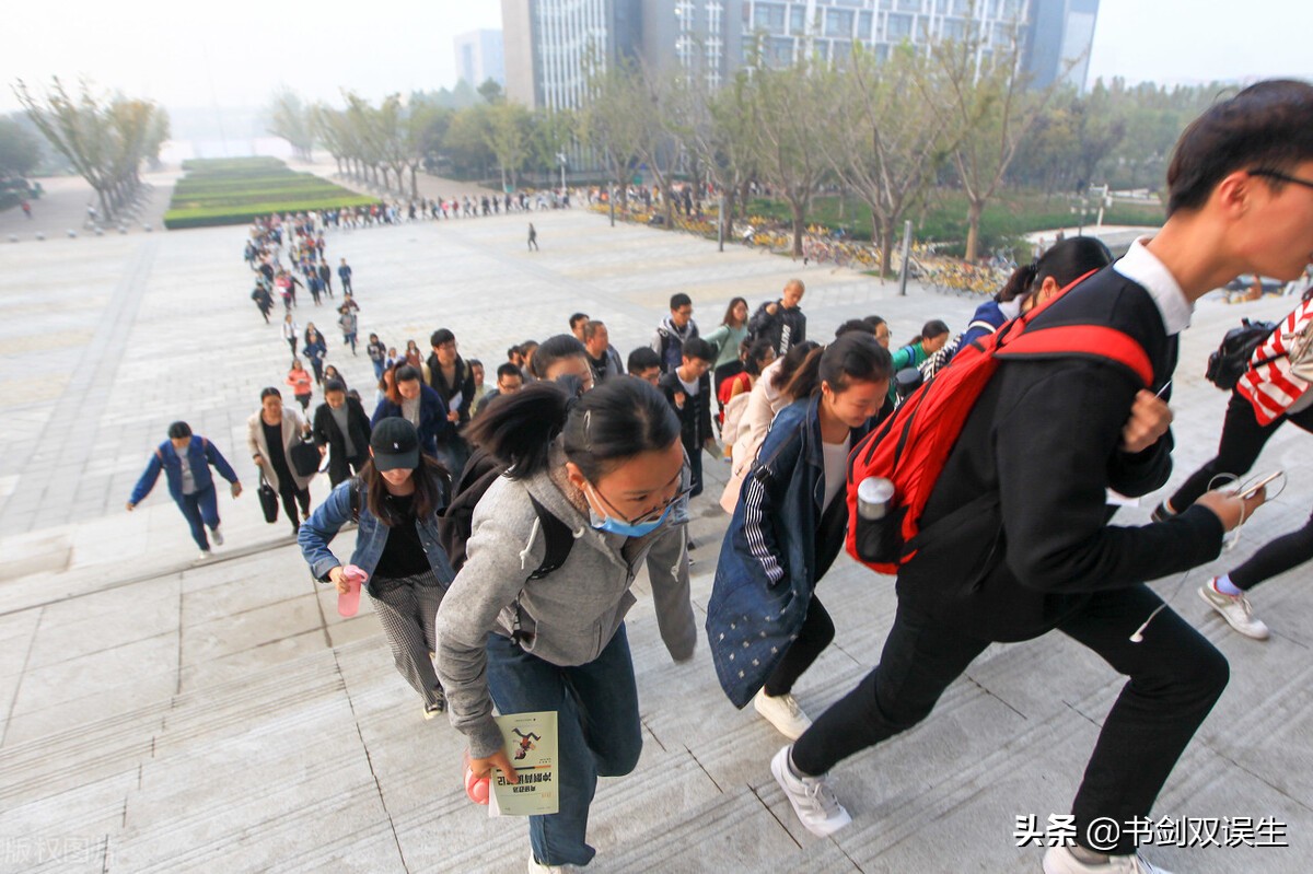 研究生报考人数377万！郑州大学报考人数3.7万！竞争激烈