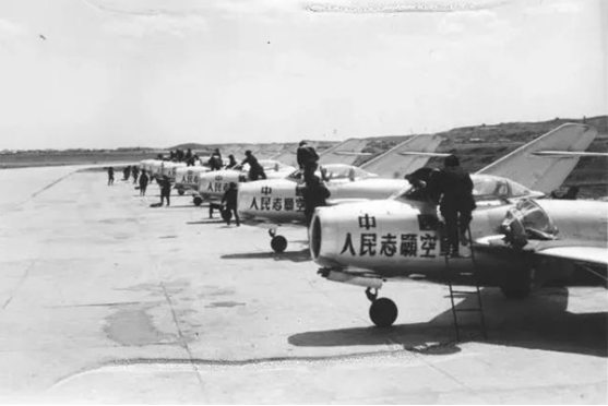 1958年，刘亚楼做了一件事，毛主席听后非常生气，更是数月不理他