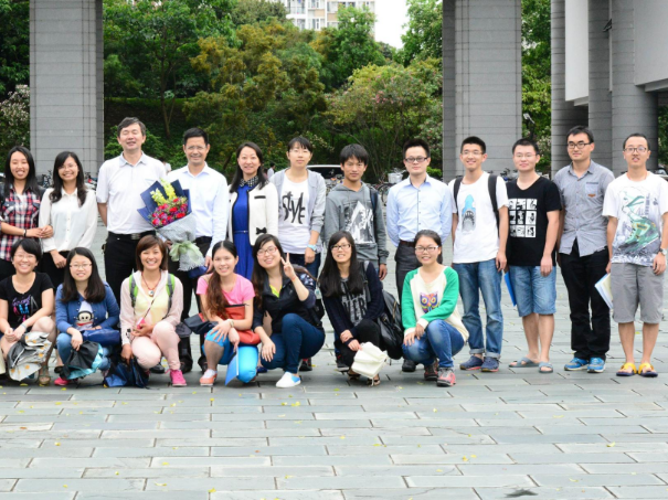 大学生年薪和学历成正比，有鄙视链存在，复旦博士年薪达385万