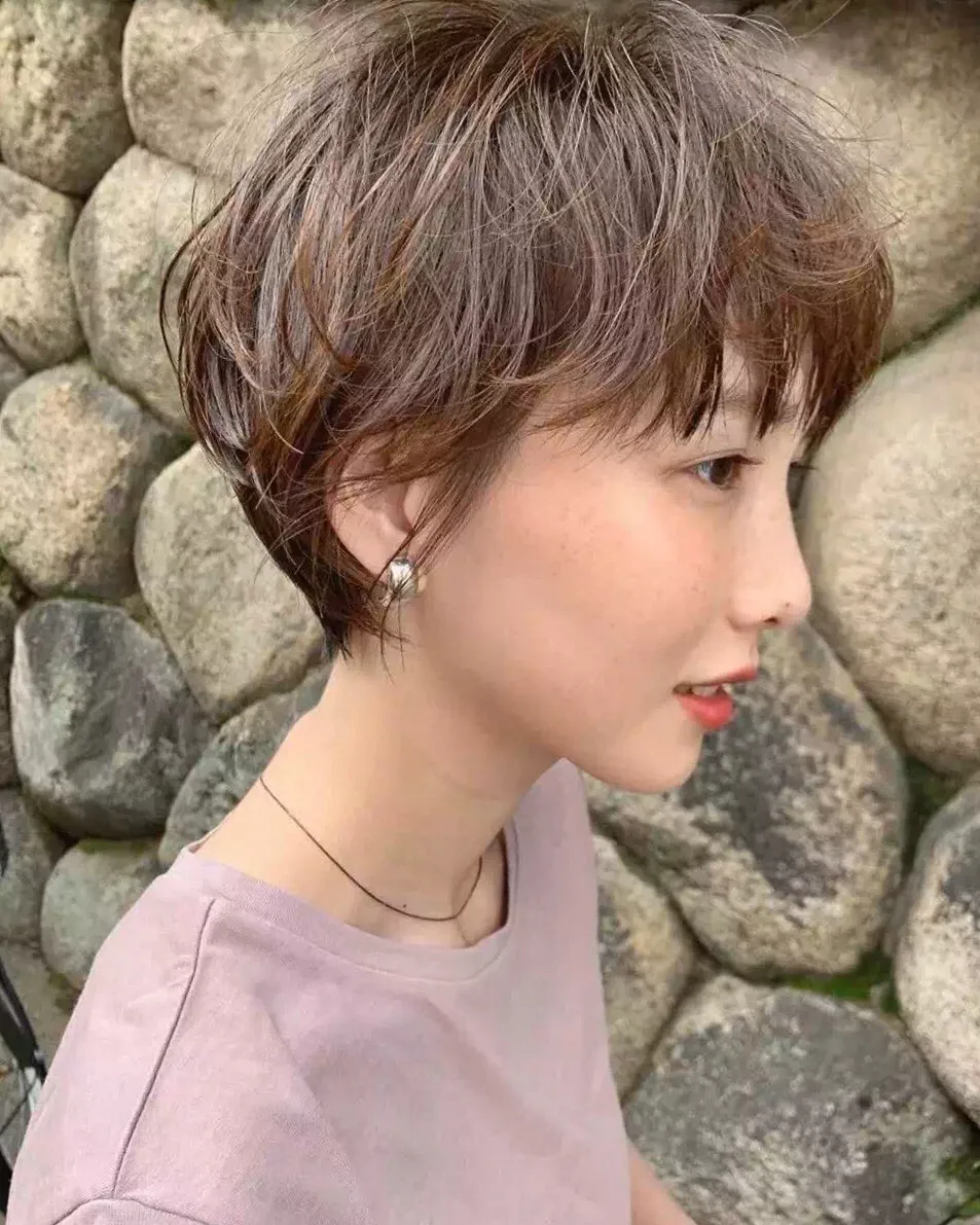 短发纹理烫发型图片，准备烫发的女生参考下。