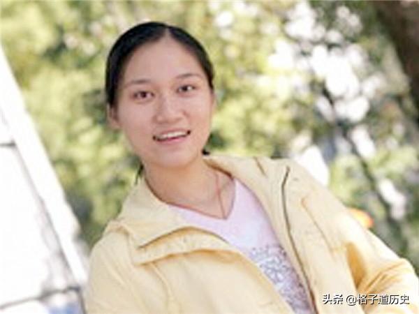 高考时语文卷不写名，英语卷睡觉，她是如何成为广西高考状元？