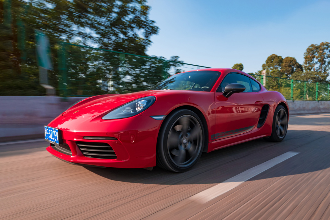 一见倾心，再见无法自拔！试驾保时捷718 Cayman T