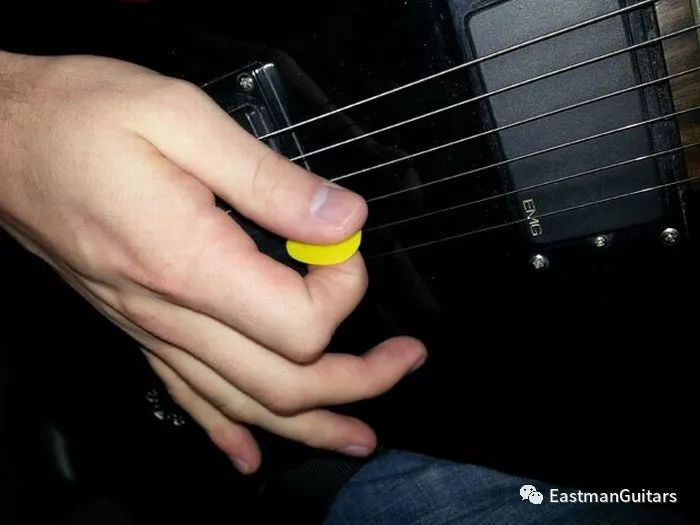 吉他泛音怎么弹，吉他上的泛音方式与泛音音高教程详解？