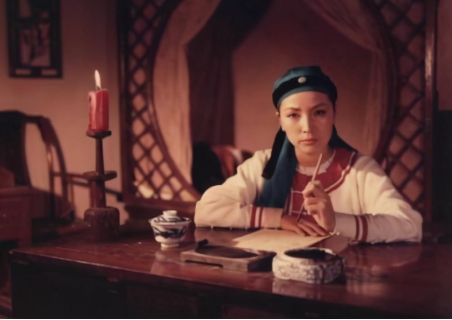 香港女打星靠苗翠花走红，曾批章子怡不配打星，现成国家一级教练