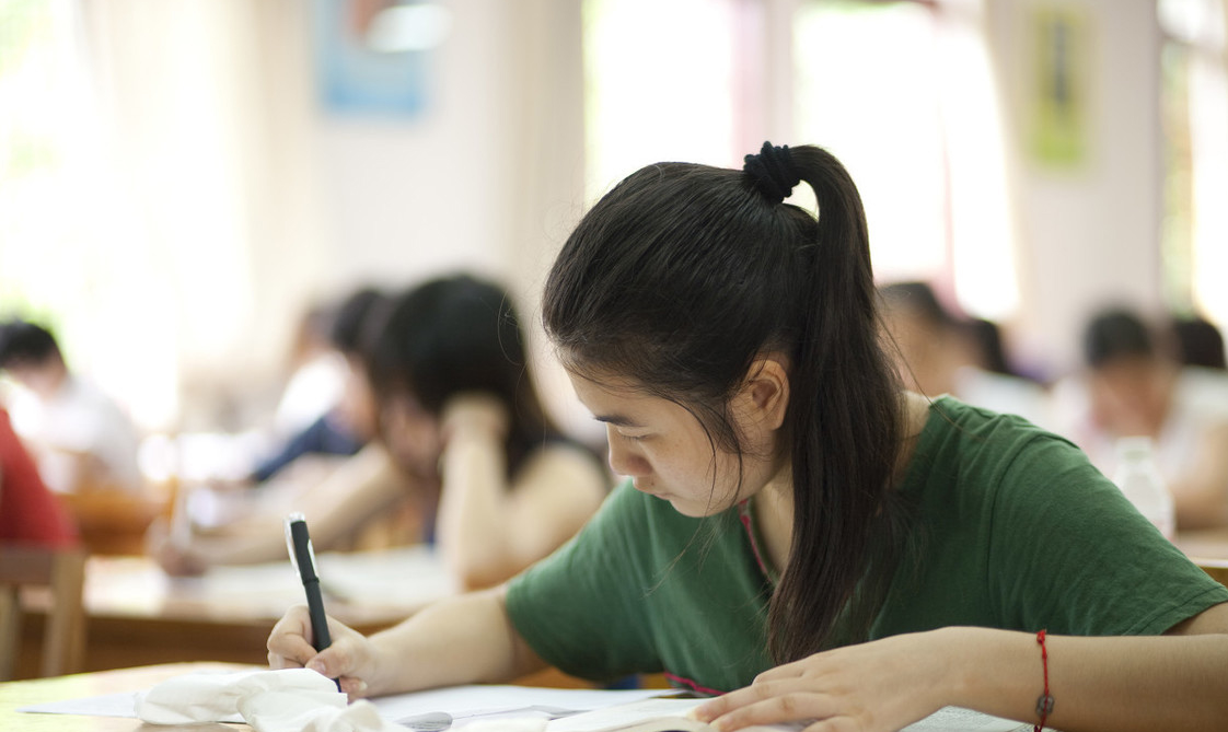 近800名高一新生欲走捷径，结果被退回职高，聪明反被聪明误