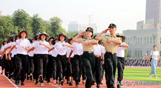 洛阳二外2019年新生国防教育暨入校课程闭营仪式圆满收官