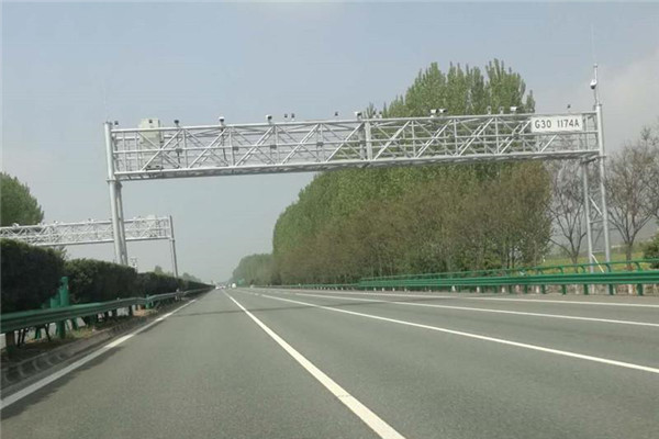 高速龙门架为何成事故高发地？