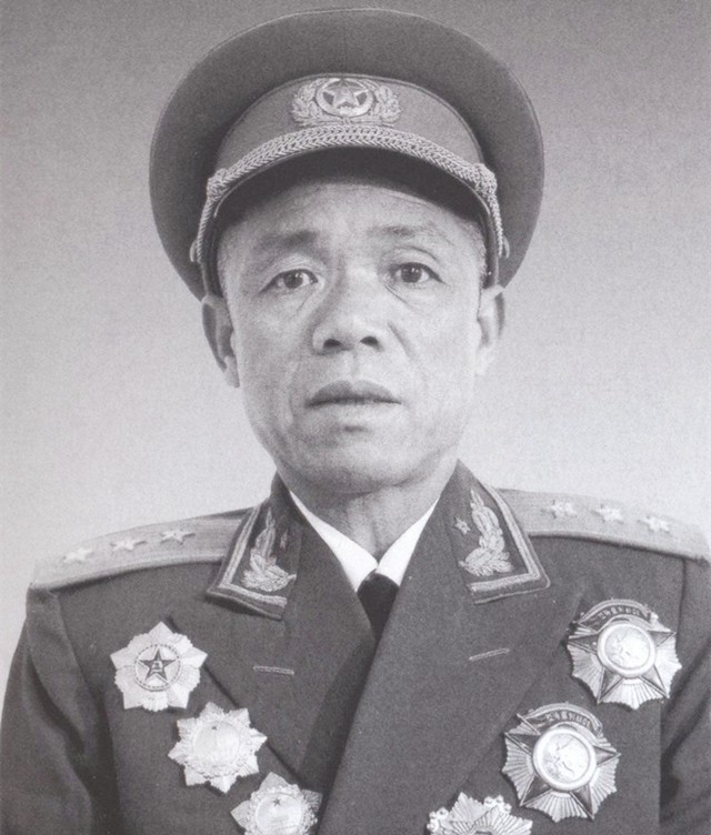 毛主席问王洪文和邓小平：我死后中国会是什么样子？二人如何回答