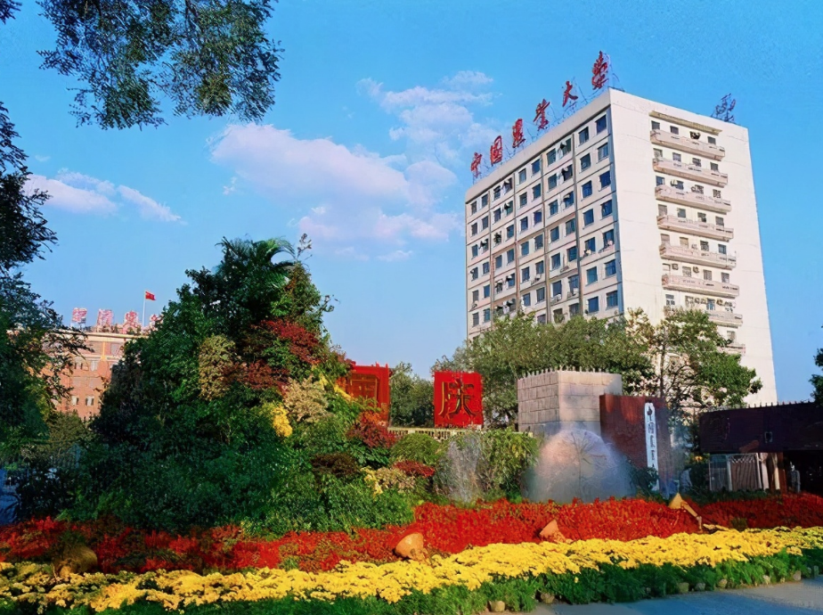 “吃饭大学”走红网络，连学霸都羡慕的学校，学生：是我不敢想的