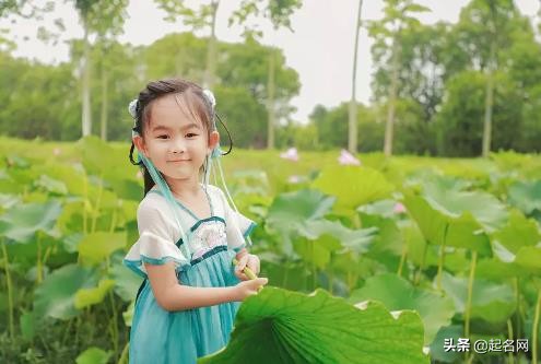 腹有诗书气自华的女孩名，读来口齿留香