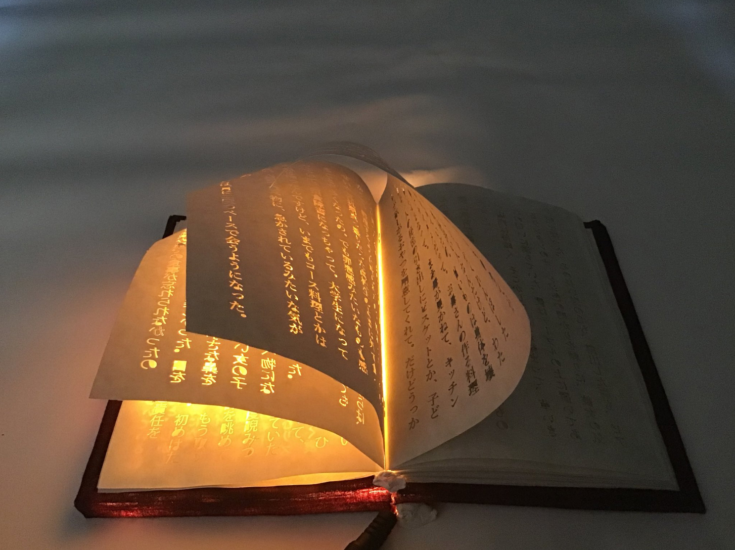 玩具研究所：神了！一本真正“会燃烧”的魔法书，一打开就有魔力