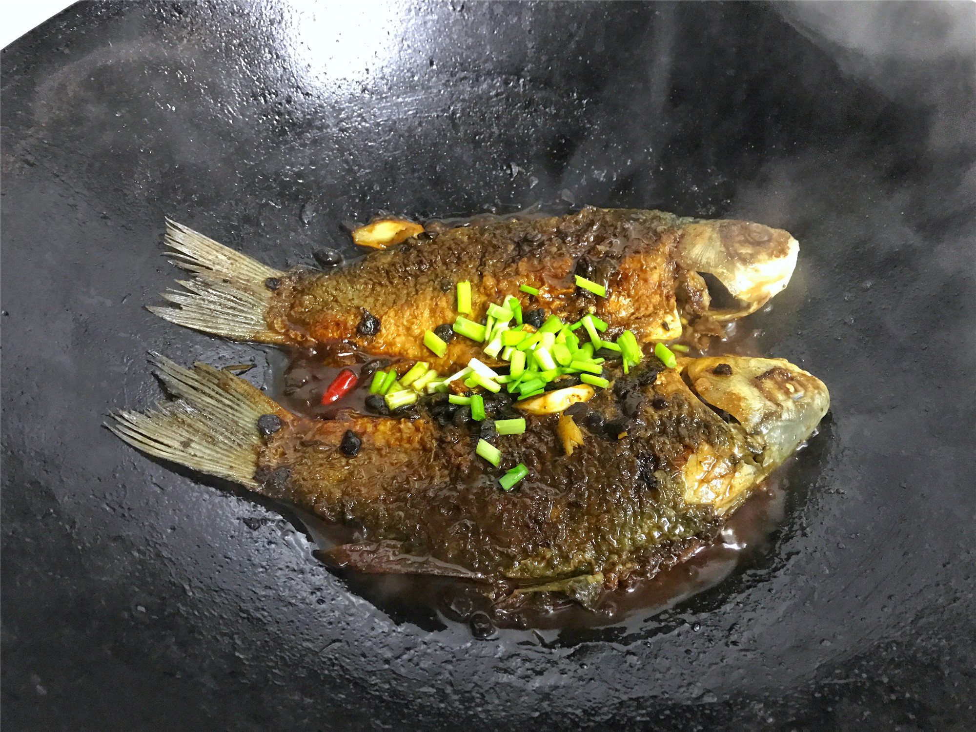 鲫鱼这做法太好吃了，多加一料，鲜嫩不腥，饭店都吃不到