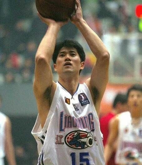 辽宁队传奇后卫——李晓勇