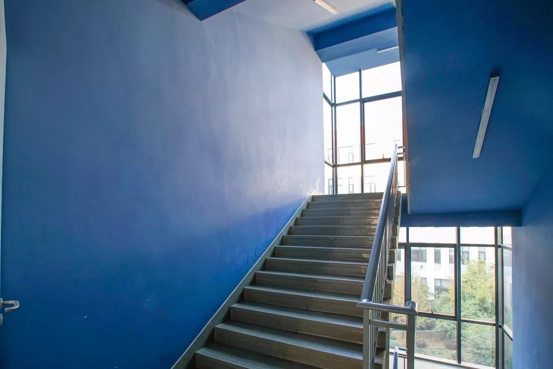 西安这座学费高达3万的大学，凭什么比985、211还受人欢迎？