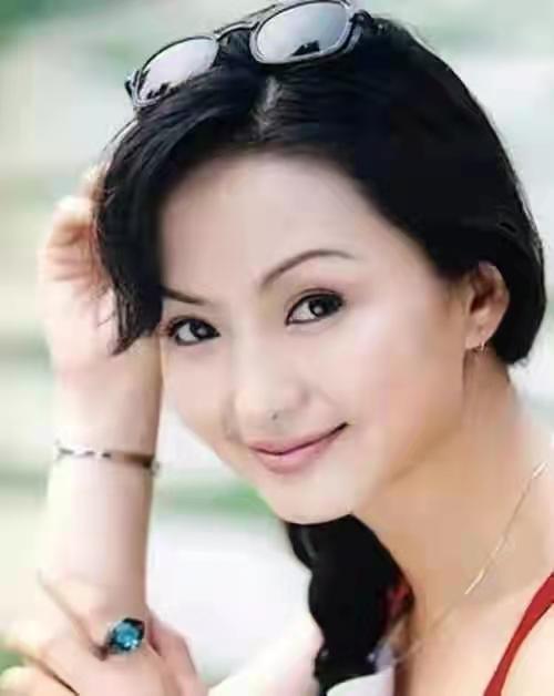 中戏92班：于月仙刘丹车祸去世，黄海冰落魄，郭涛爱情事业双丰收