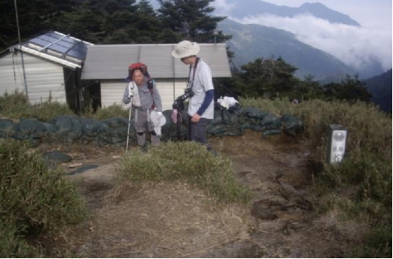 1972年，3名大学生登山途中神秘消失，现场插着3双筷子，咋回事？