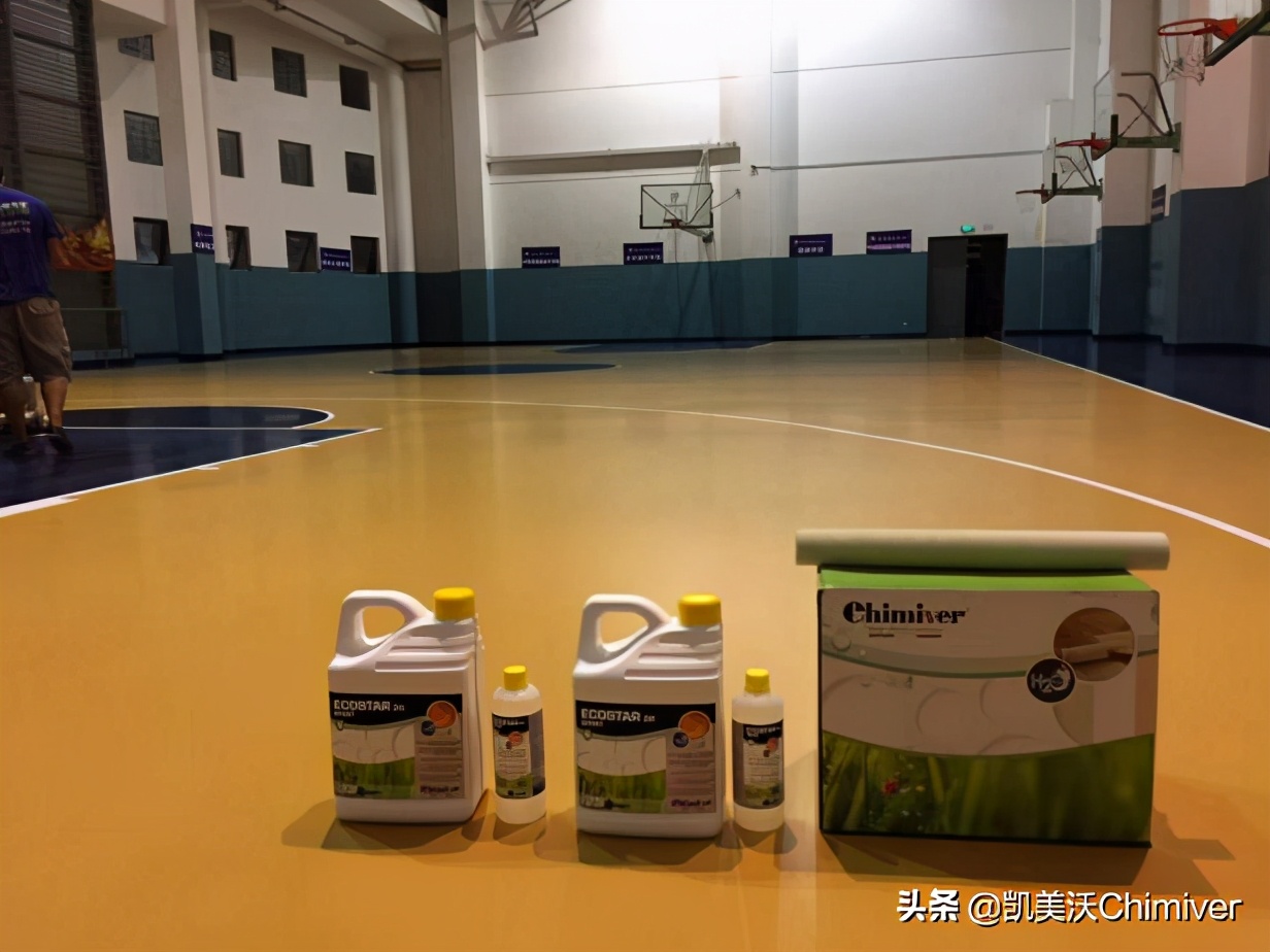 为什么nba场馆地板都要现铺(NBA球馆的木地板让人看起来热血沸腾的原因揭晓)