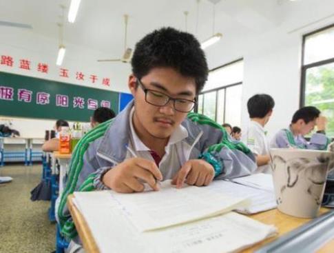 高考迎来大变动，一二三本或取消，对中等考生来说可能是福利