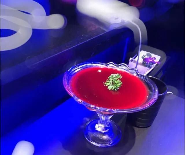 揭秘薛之谦在上海开的“上上谦”串串香火锅店，网友：偶遇谦谦