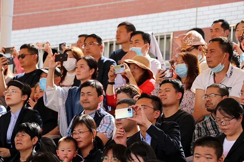 超燃运动盛会·震撼灞柳河畔！西安铁一中滨河第八届体育节暨田径运动会火热进行中……