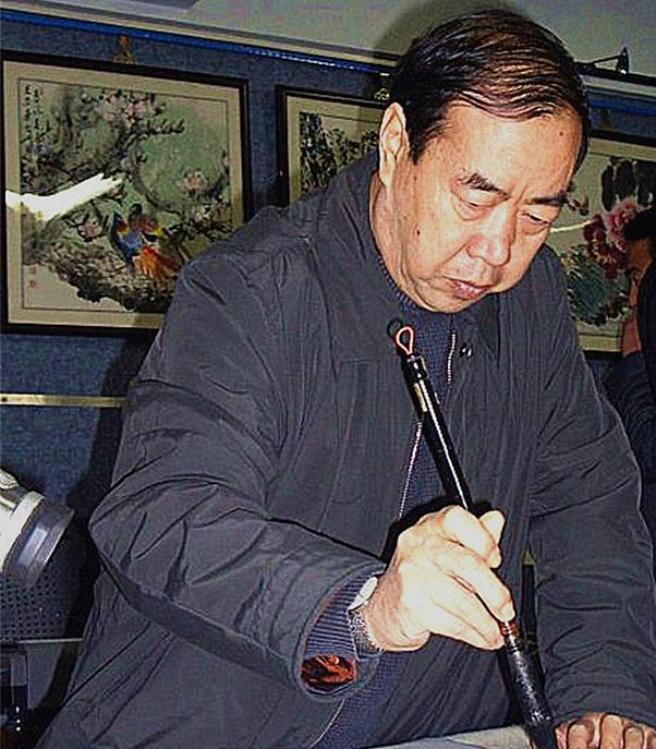 贾平凹之女贾浅浅的诗，你读了几首，就破口大骂？专家：注意口德