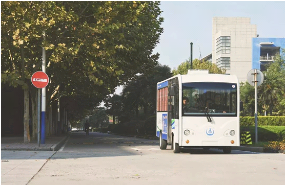 校内要乘电动车，坐拥7个“网红餐厅”，陕西这所211到底有多“大”？