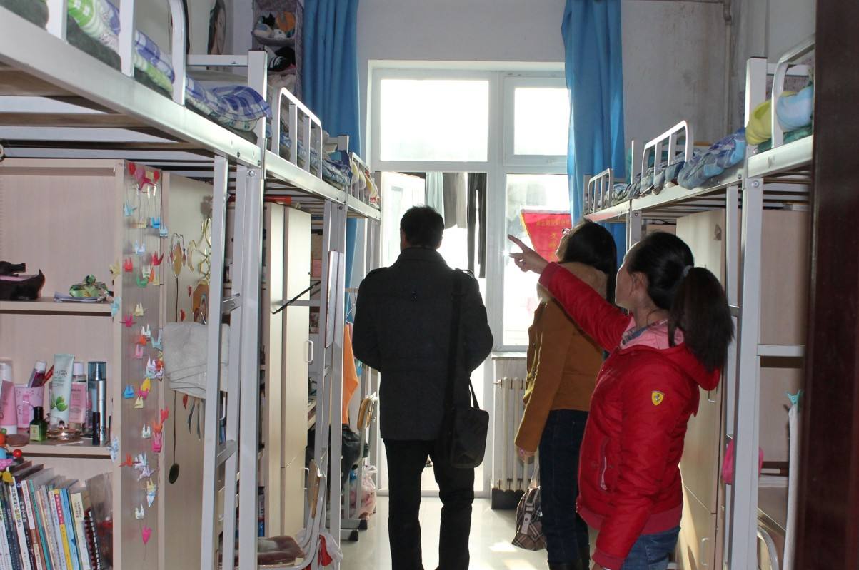 大学宿舍熄灯（为什么大学宿舍11点就熄灯）