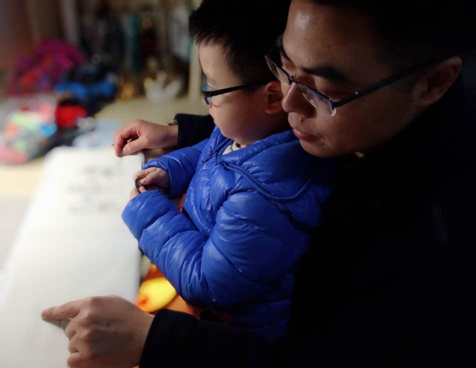 孩子寒假无聊无趣离不开手机，你开始抓狂了？避免焦虑你要这样做