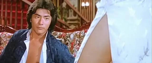 龙方的演艺生涯可分为两个时期,1971年他参演张彻导演的《双侠》正式