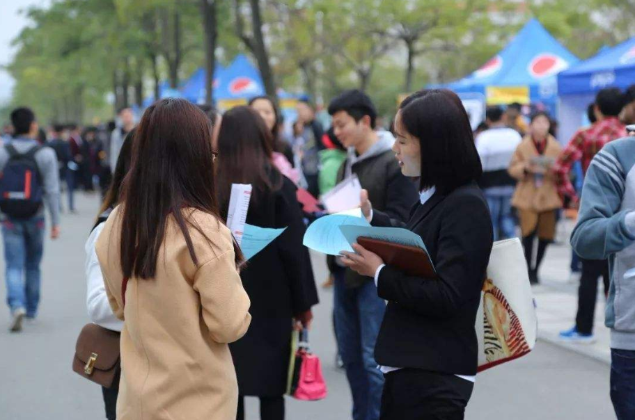 大学期间入党好处多，但是你知道入党流程吗，大一新生速看