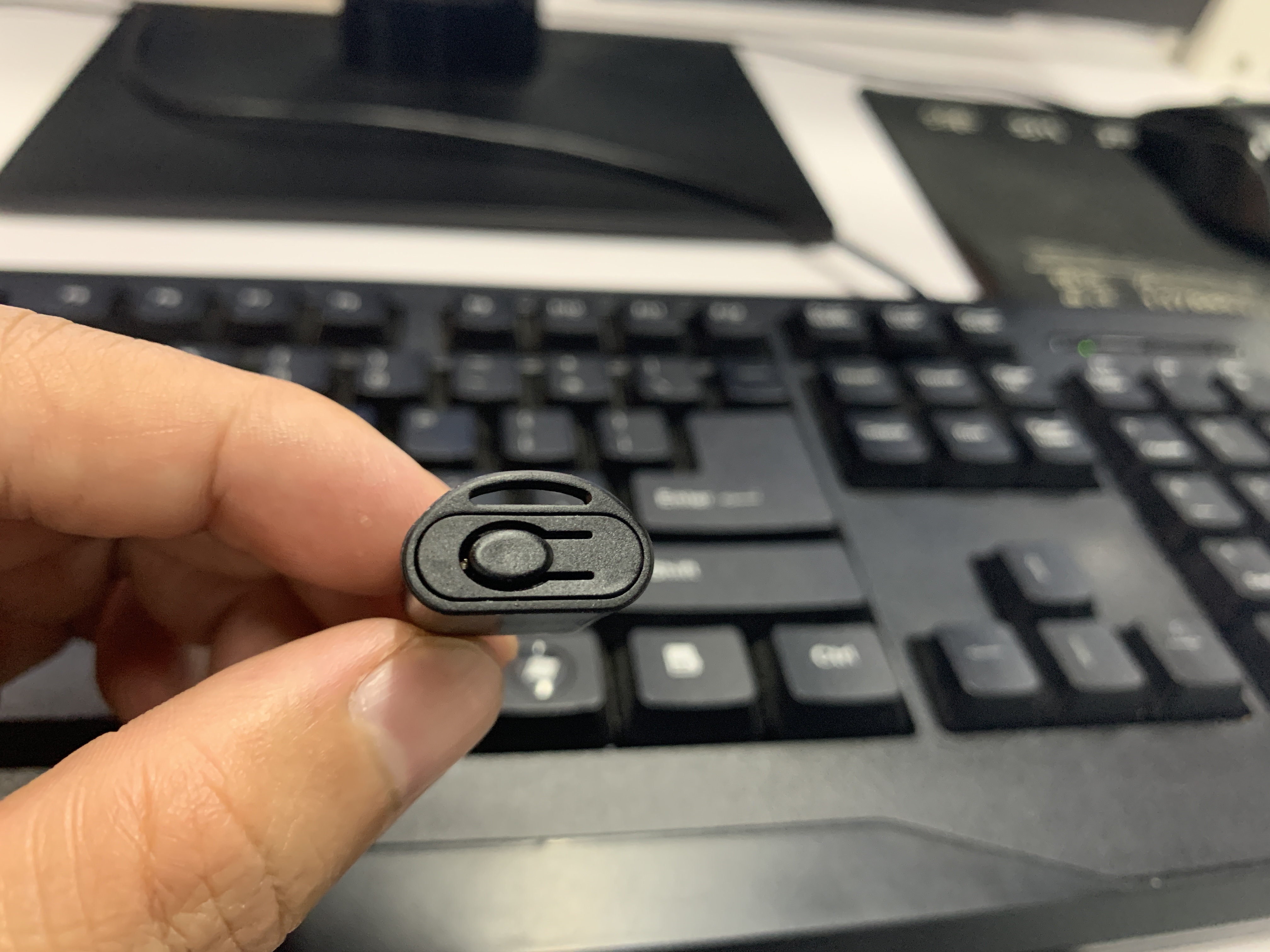 即插即用的蓝牙发射器，还可以语音通话，连接电脑和switch