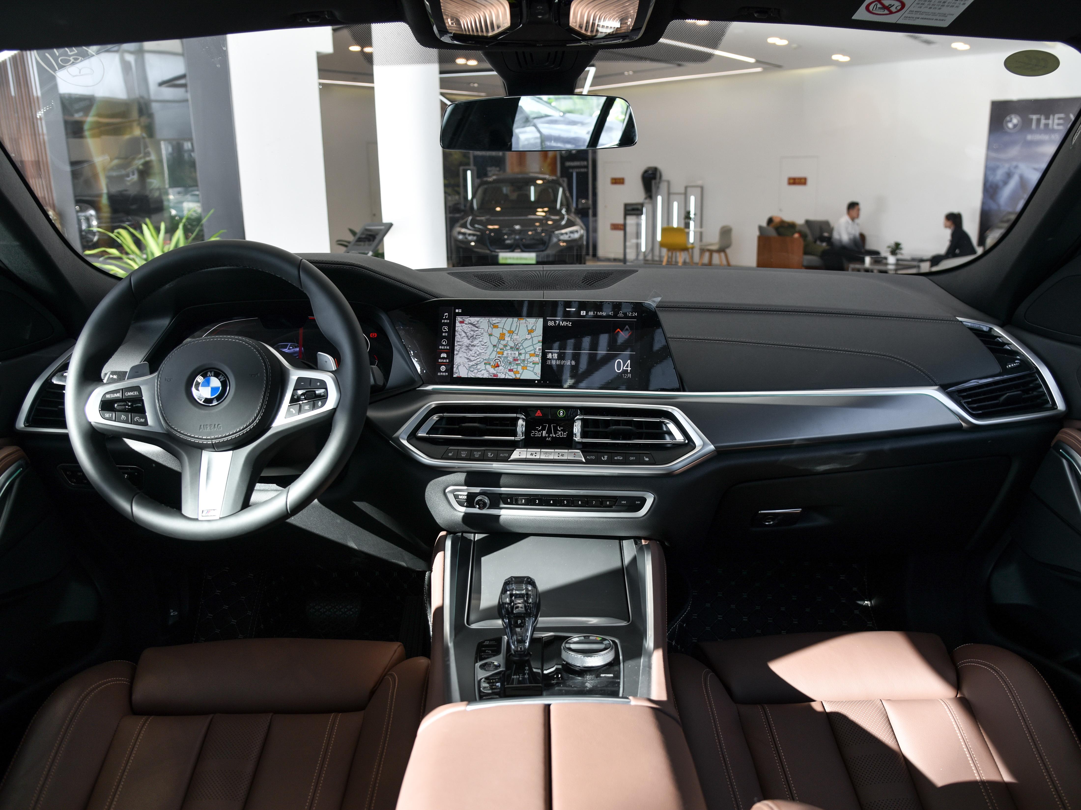 原装进口同级领先，豪华品牌轿跑高性能SUV开创者，实拍宝马X6