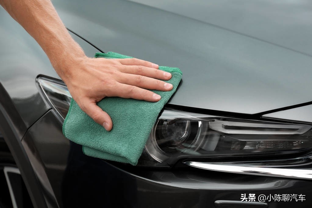 奥迪A3出现发动机警告灯和EPC灯故障，车主：要启动几次