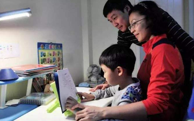 和孩子醉心于一场深阅读，不问归期，每天都可以是世界阅读日