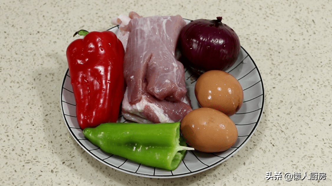 鸡蛋和猪肉简单搭配，就是一道新菜，还特别下饭，营养又丰富