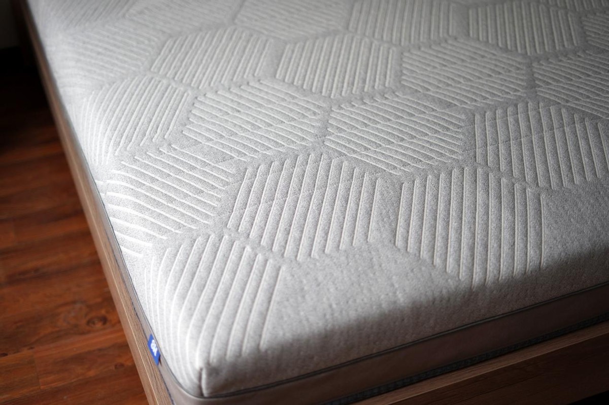 米粉亲自来验货 售价两千多的8H 金刚护脊乳胶床垫到底值不值