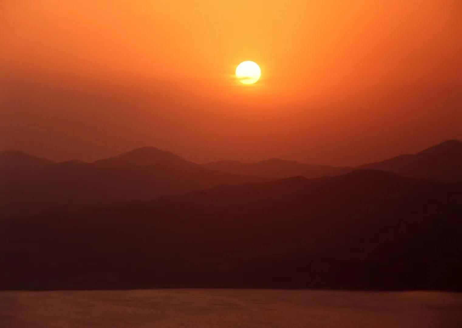 诸大菩萨无尽功德藏海，犹如虚空《大方广佛华严经》