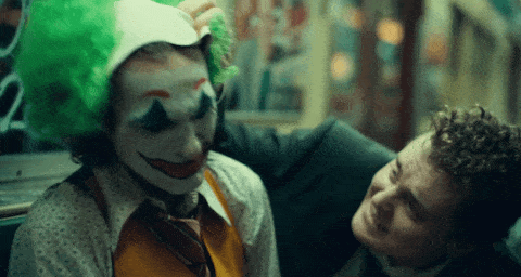 DC漫改电影《小丑》：豆瓣开分9.7，当之无愧的年度第一