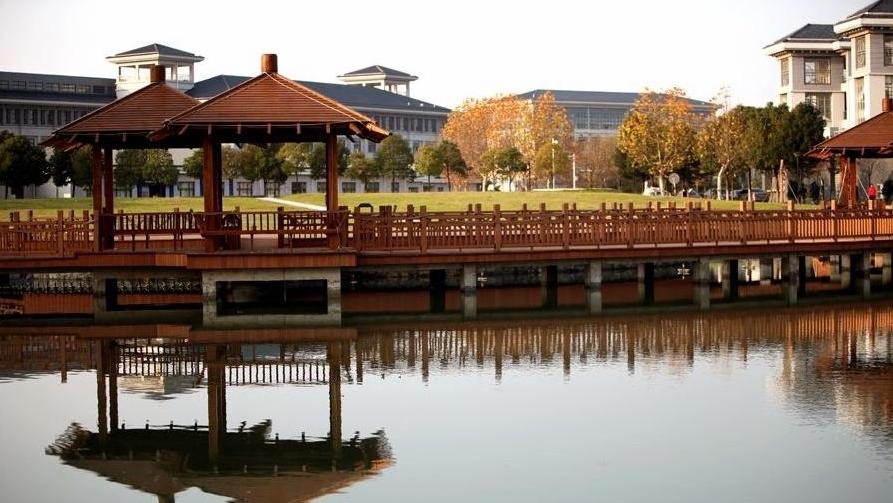 江苏省这两所二本院校，在本省名气不低易就业，中等学生不要错过