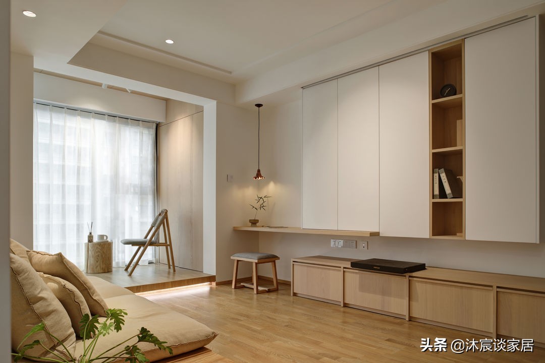 她让客厅功能多元化，值得借鉴，全屋温馨大方，真不愧是装修样板