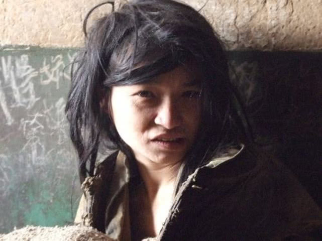 妙龄少女被4次拐卖后，被关窑洞6年精神失常，获救后不识亲人