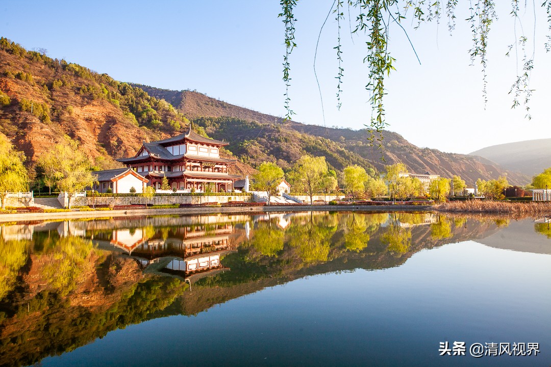 崇信龙泉寺，流水潺潺、曲径通幽，龙吐彩虹显奇观！