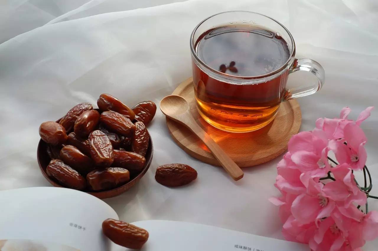 椰枣是椰子还是枣？到底和红枣有啥不同，口感软糯香甜，营养丰富