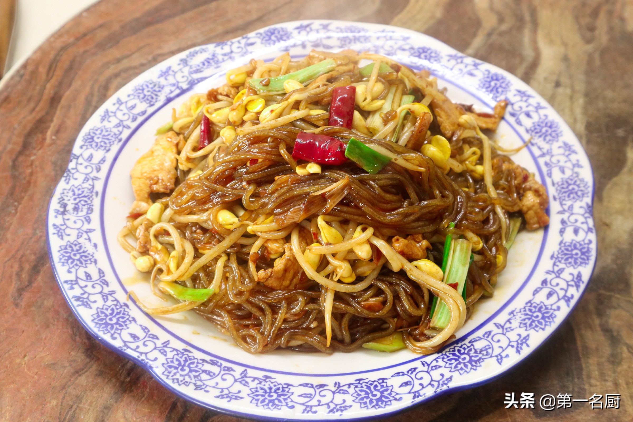 黃豆芽炒粉條,黃豆芽炒粉條的家常做法