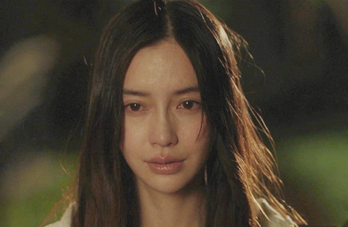 杨颖暴瘦身材被嘲的背后:32岁的黄晓明娇妻,在事业瓶颈前很无力