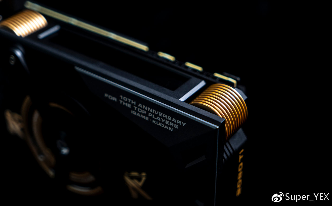 2万元的显卡开箱！全球首张“RTX2080Ti九段”编号“001”